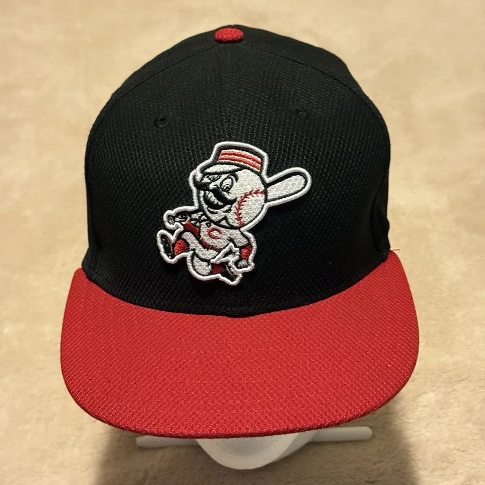 Cincinnati Reds New Era 59Fifty Fitted Hat 7 1/8 Mr Redlegs NWOT